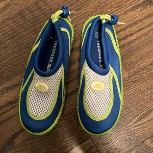 Trespass Swim shoes